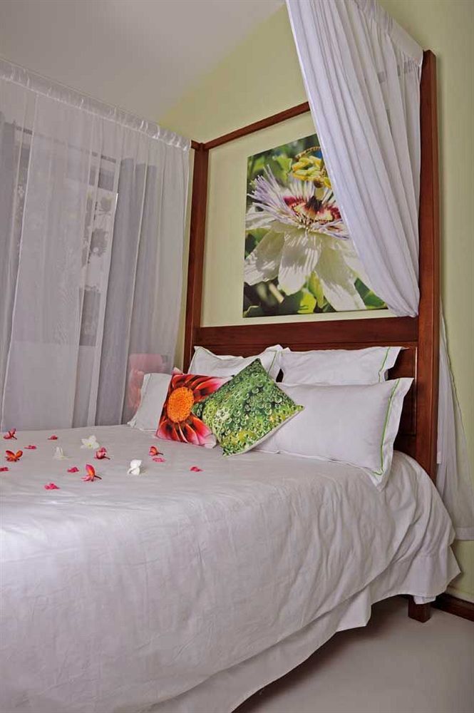 Flowers Of Paradise Pereybere Beach Exterior foto
