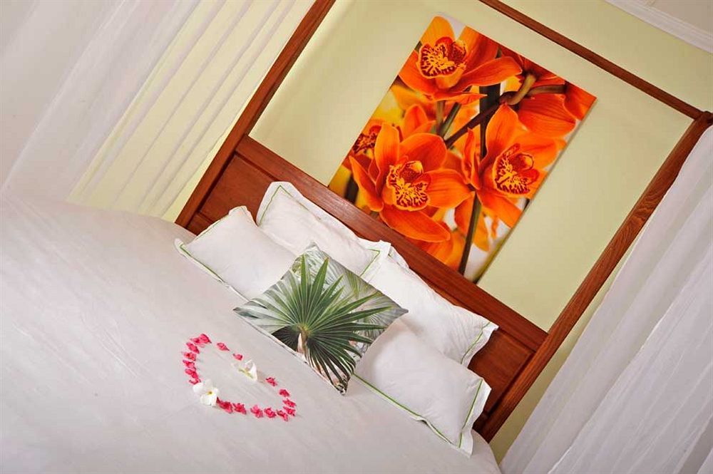 Flowers Of Paradise Pereybere Beach Exterior foto