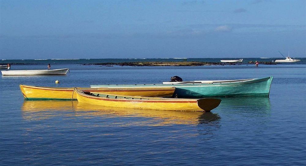 Flowers Of Paradise Pereybere Beach Exterior foto