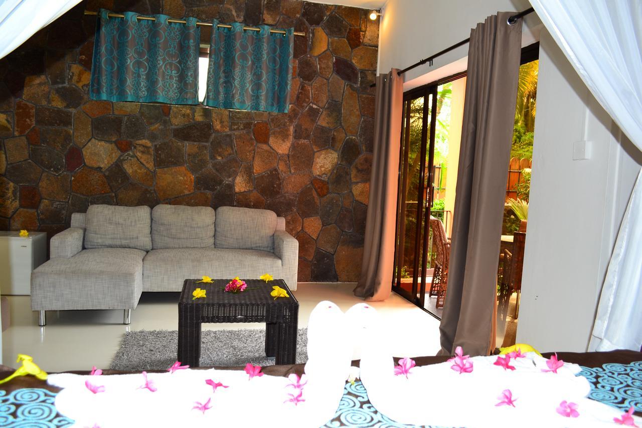 Flowers Of Paradise Pereybere Beach Exterior foto