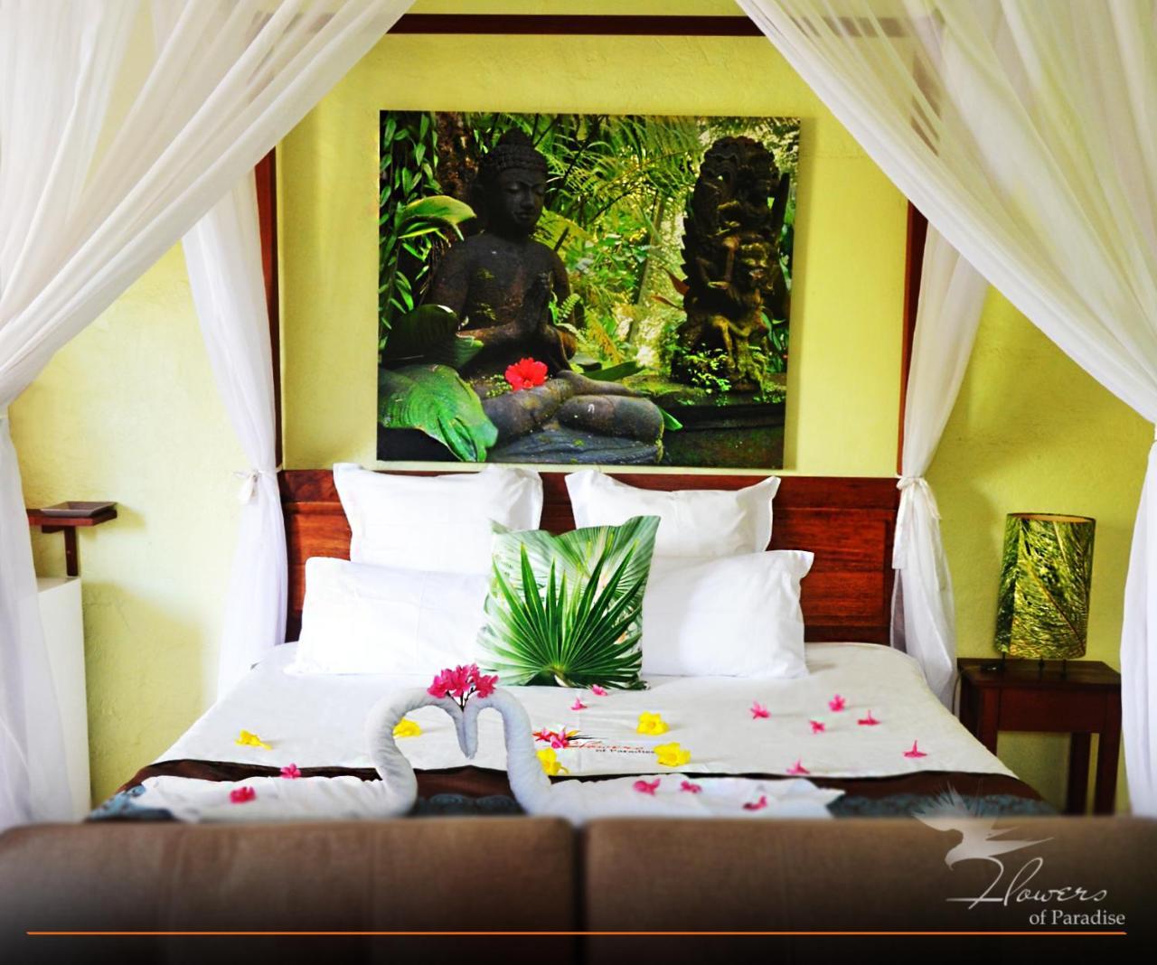 Flowers Of Paradise Pereybere Beach Exterior foto