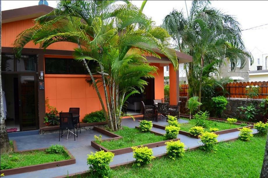 Flowers Of Paradise Pereybere Beach Exterior foto