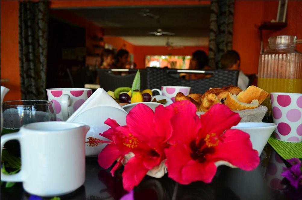 Flowers Of Paradise Pereybere Beach Exterior foto